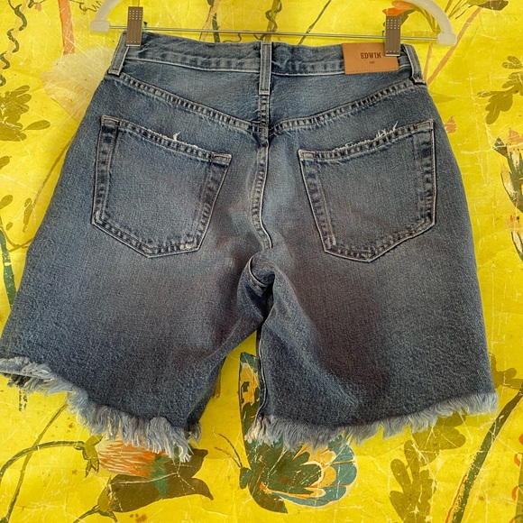 Edwin Womens Cai Longer Length Distressed Jean Shorts in Viva Size 25 - Picture 5 of 9